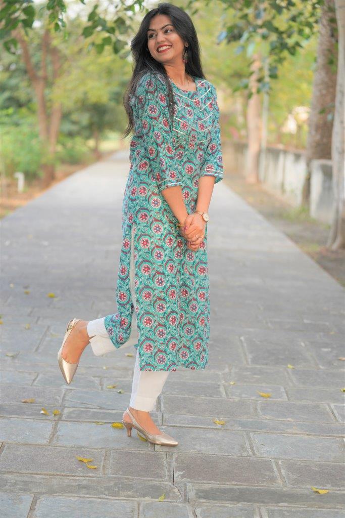 Simple kurti for girls hotsell