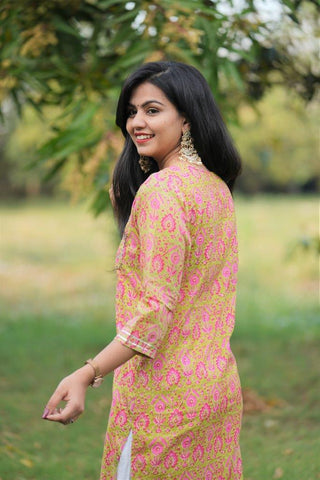 Udaan  Mehndi  Floral  Cotton Kurti